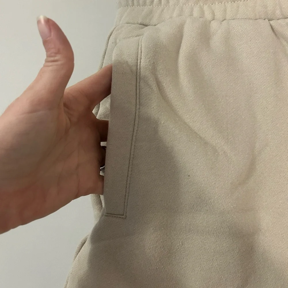 Men’s H&M Beige Casual Drawstring Shorts, Size S